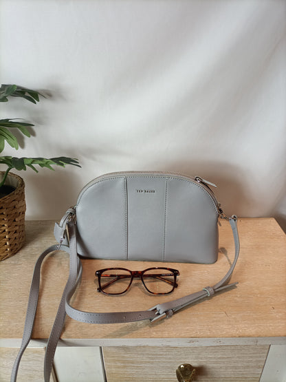 TED BAKER. Bolso gris claro asa larga