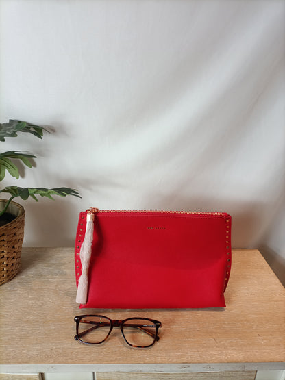 TED BAKER. Bolso rojo tachuelas