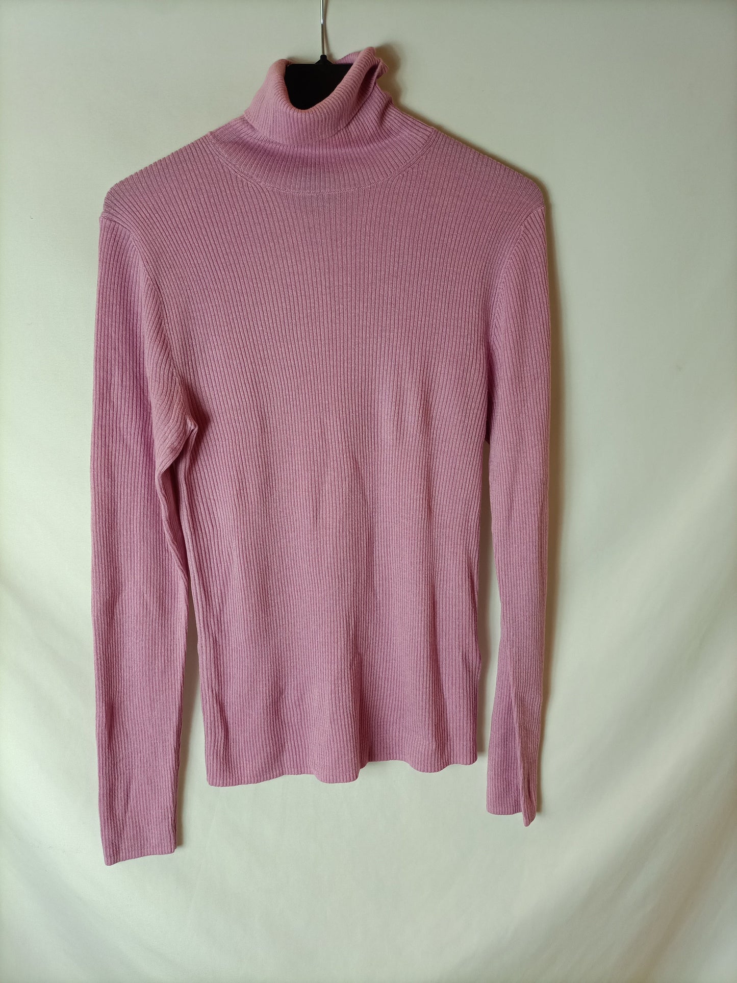 MASSIMO DUTTI. Jersey canalé cuello vuelto verde. T M