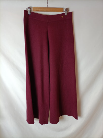 PURIFICACIÓN GARCIA. Pantalones culotte punto burdeos. T M