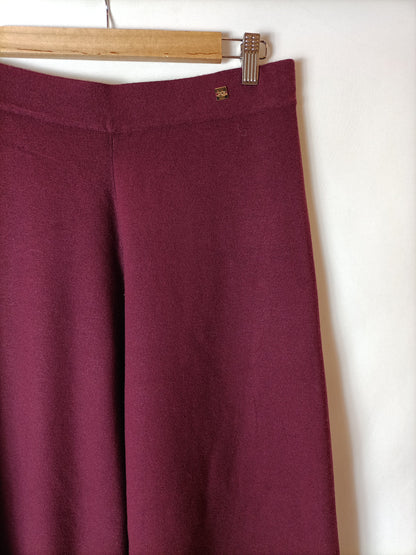 PURIFICACIÓN GARCIA. Pantalones culotte punto burdeos. T M
