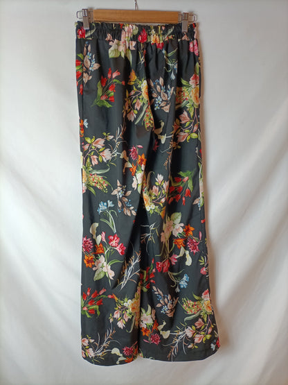 OTRAS. Pantalones fluidos estampados. T U (S/M)