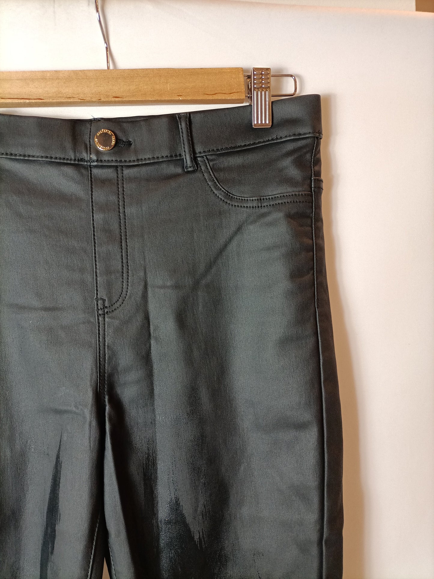 CORTEFIEL. Pantalones encerados negros. T M