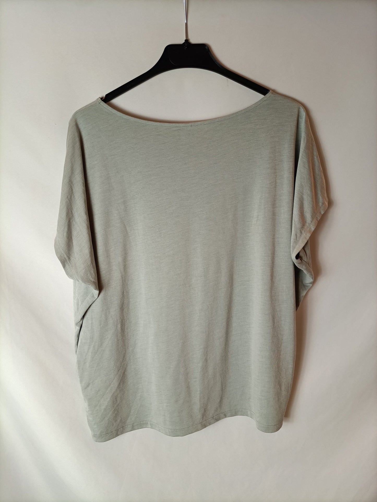 UNIQLO. Camiseta fluida gris T.m