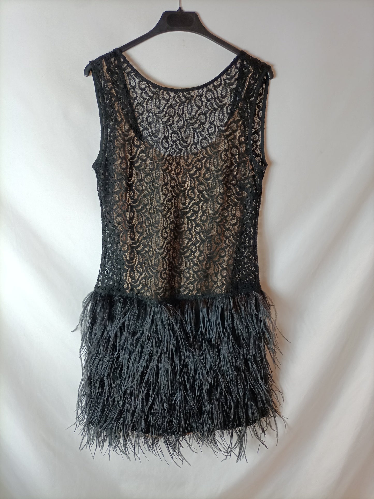 ZARA. Vestido encaje plumas T.m