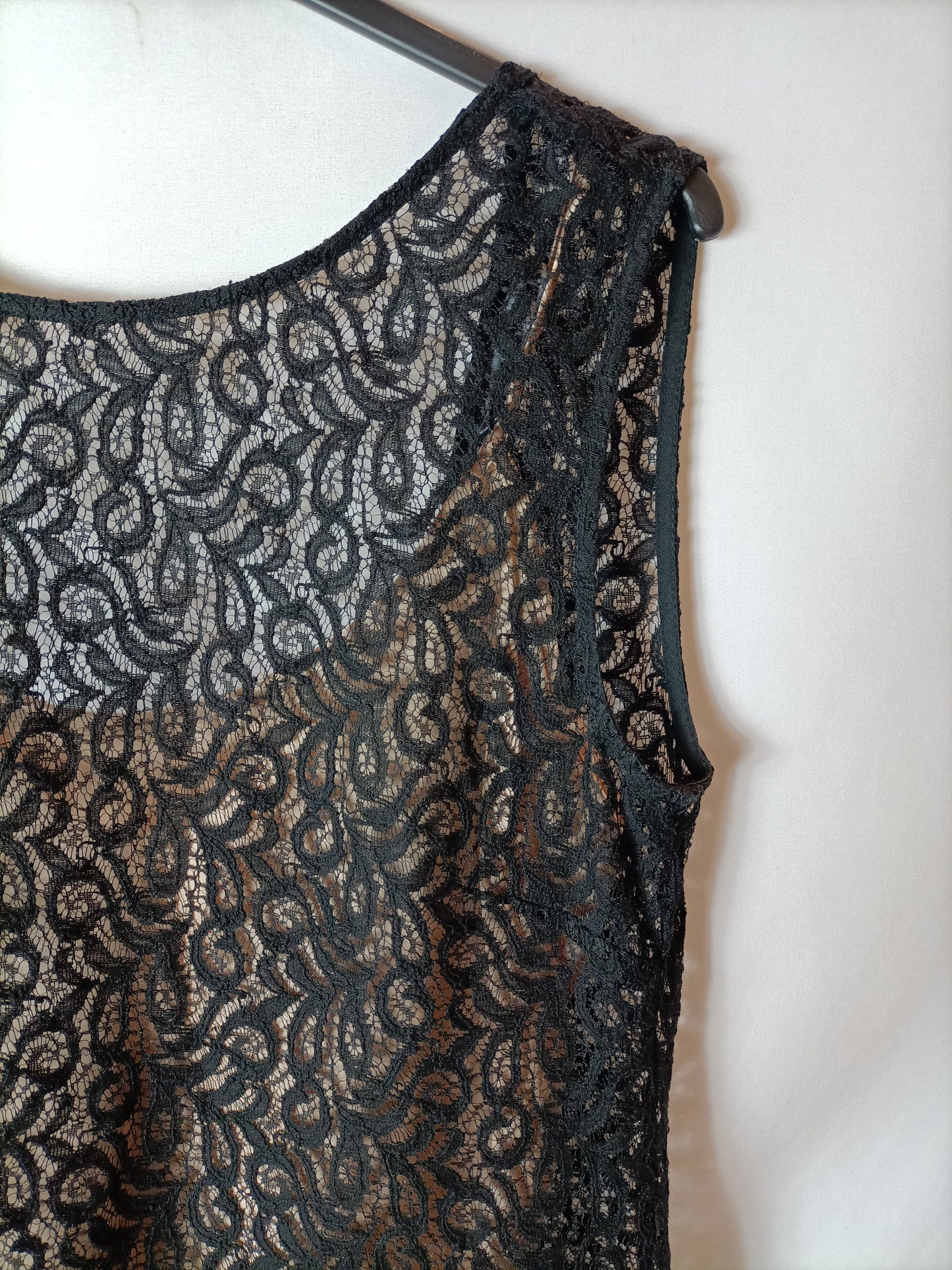 ZARA. Vestido encaje plumas T.m