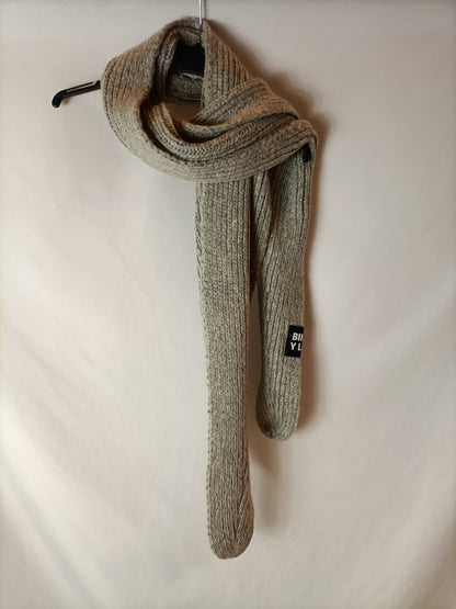 BIMBA Y LOLA. Bufanda gris