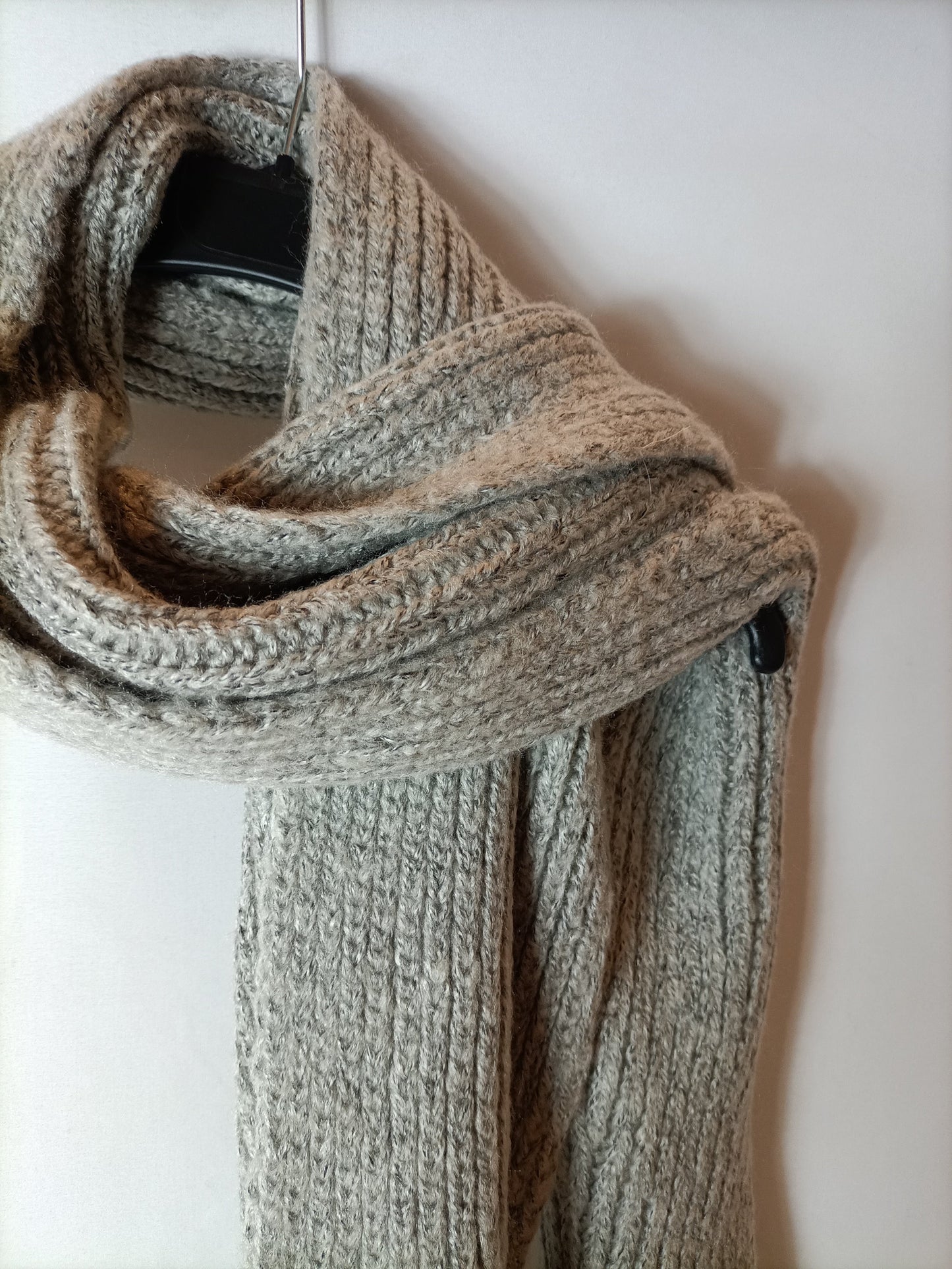 BIMBA Y LOLA. Bufanda gris