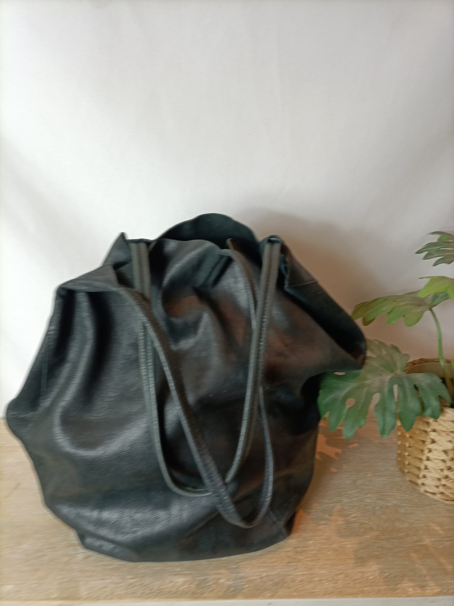 OTRAS. Bolso shopper negro  (TARA)