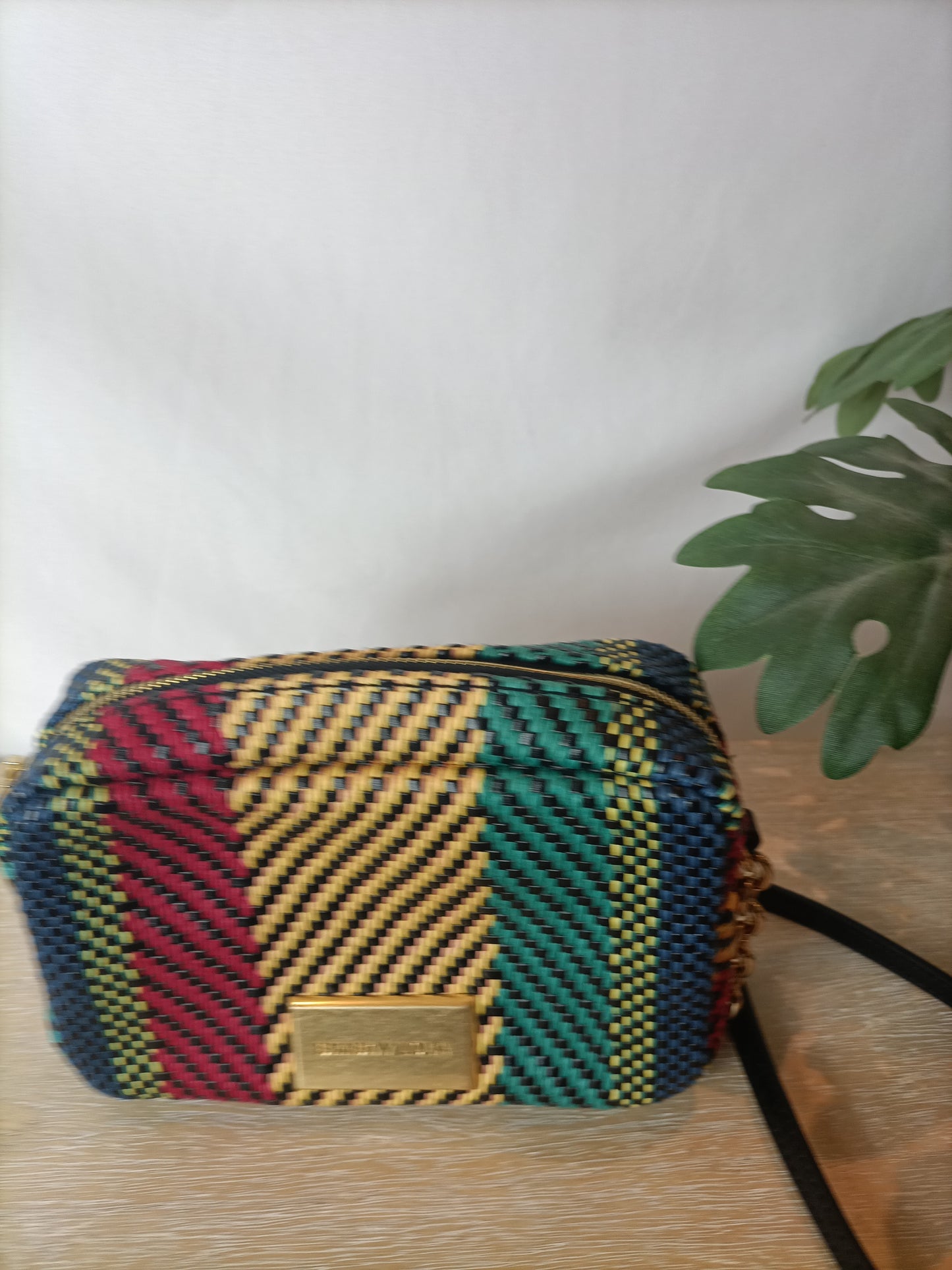 BIMBA Y LOLA. Bolso textura colores