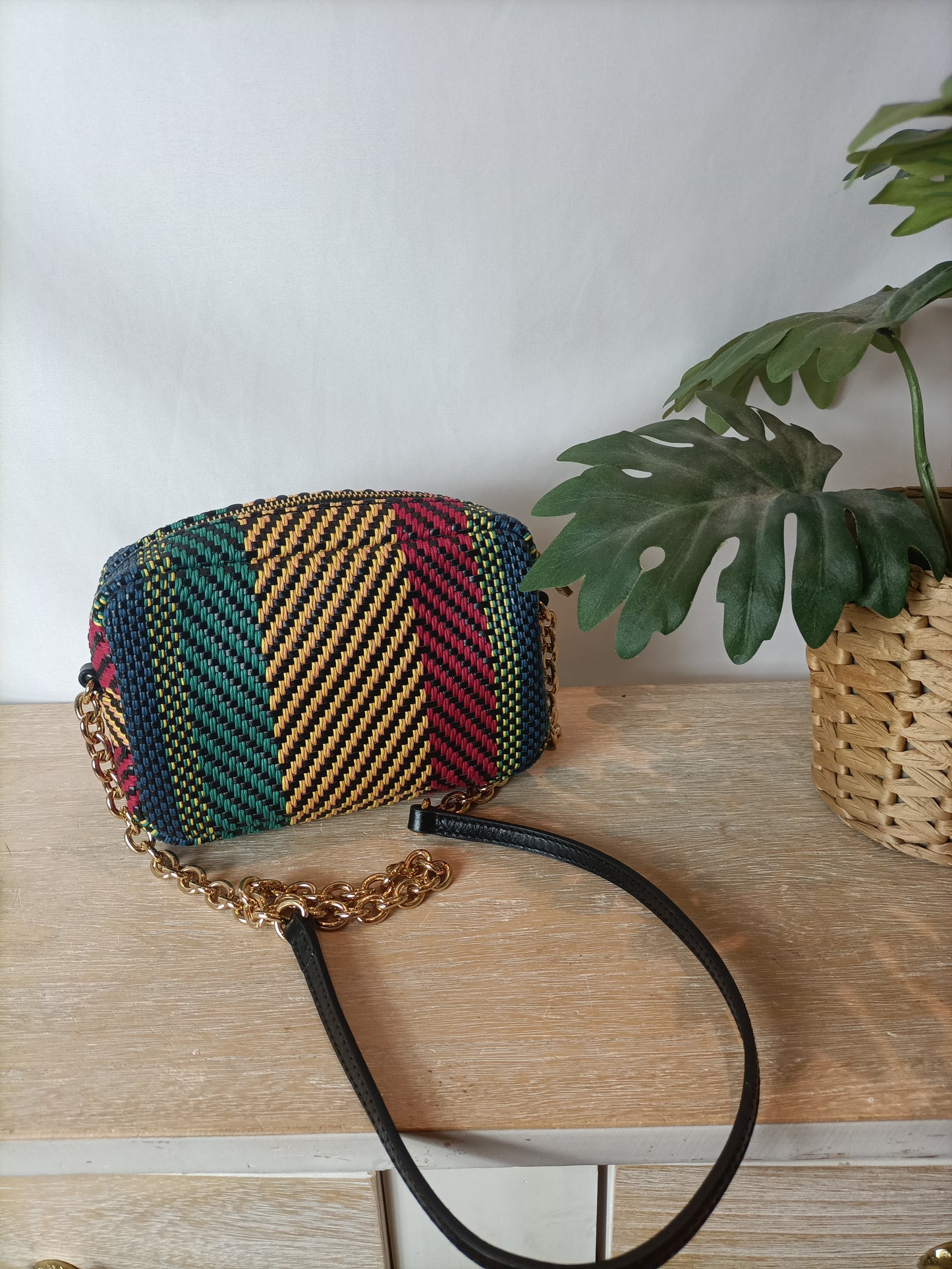 BIMBA Y LOLA. Bolso textura colores