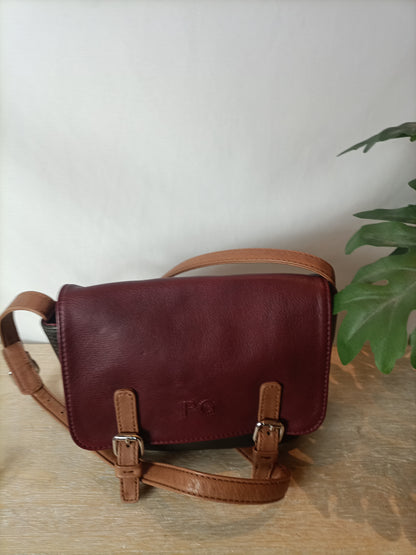 PURIFICACION GARCIA. Bolso piel bicolor hebillas (tara)