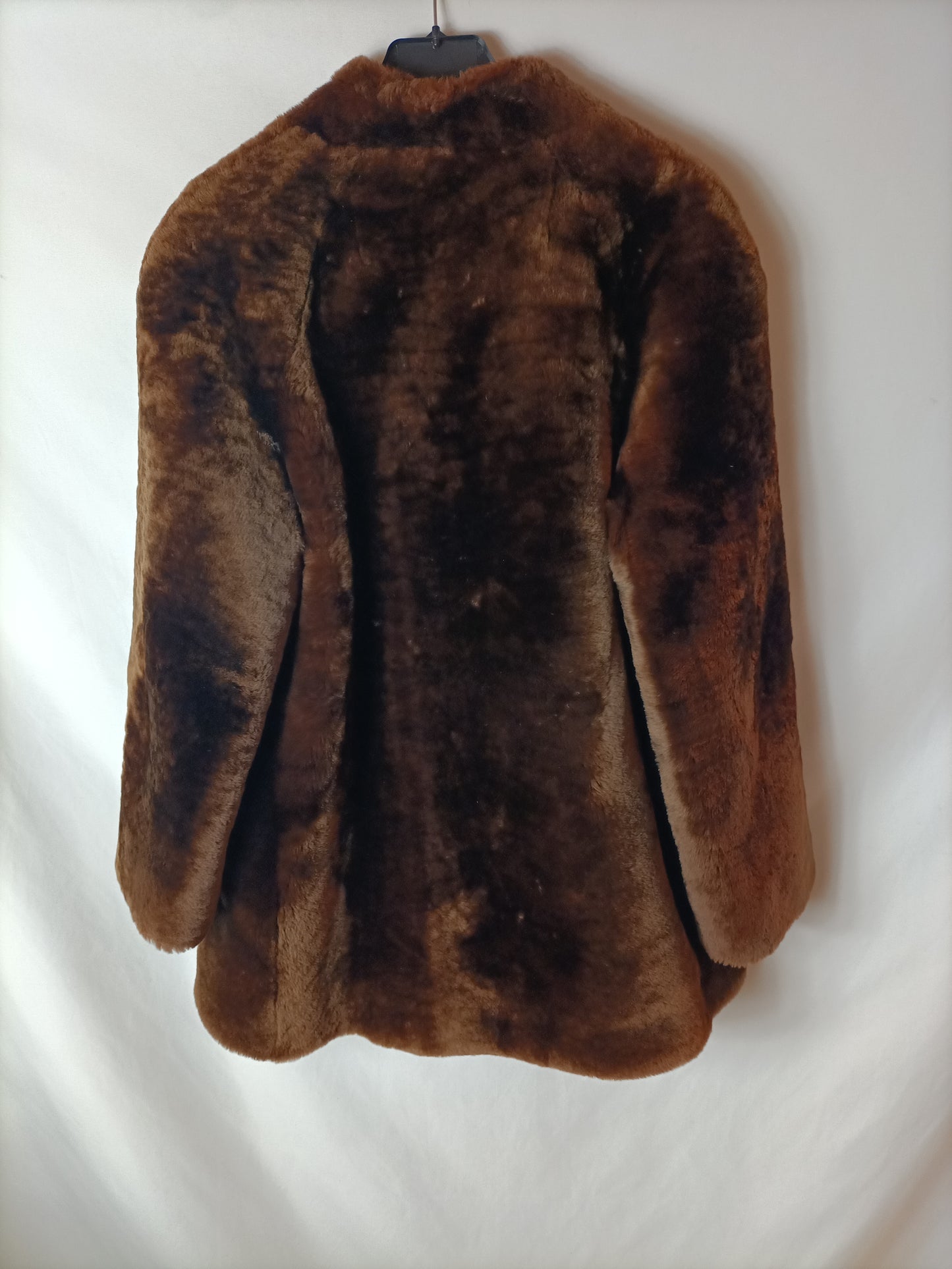 OTHERS. Brown fur coat. Size 40