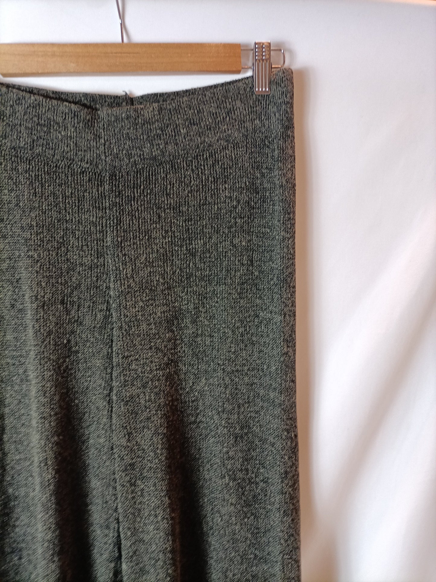 ZARA. Total look chaleco y pantalón hilo. T S