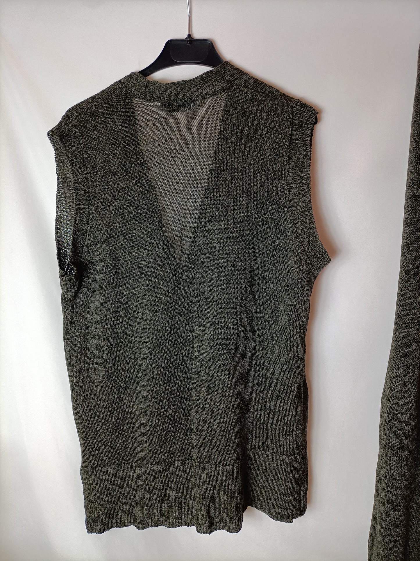 ZARA. Total look chaleco y pantalón hilo. T S