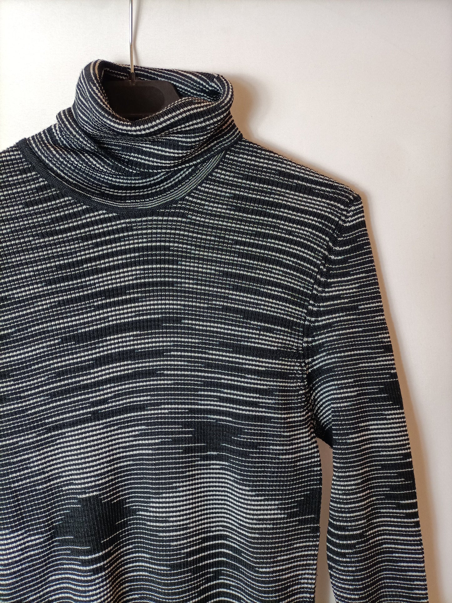 MISSONI. Ribbed turtleneck sweater. Size 46 (L/XL)