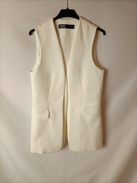 ZARA. White vest. TS