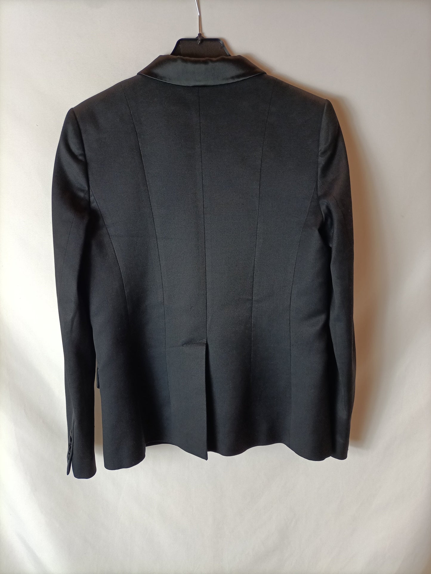 TARA JARMON. Blazer negra solapa doble textura. T 40