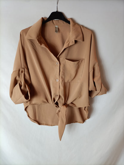 ITALIAN STYLE. Camel knotted shirt. Size 24 (xs)