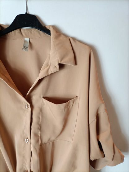 ITALIAN STYLE. Camel knotted shirt. Size 24 (xs)