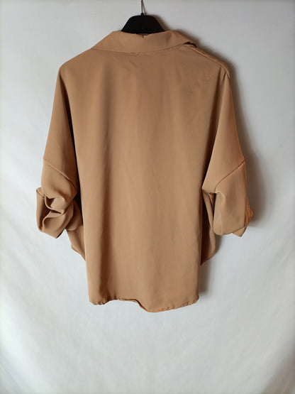 ITALIAN STYLE. Camel knotted shirt. Size 24 (xs)