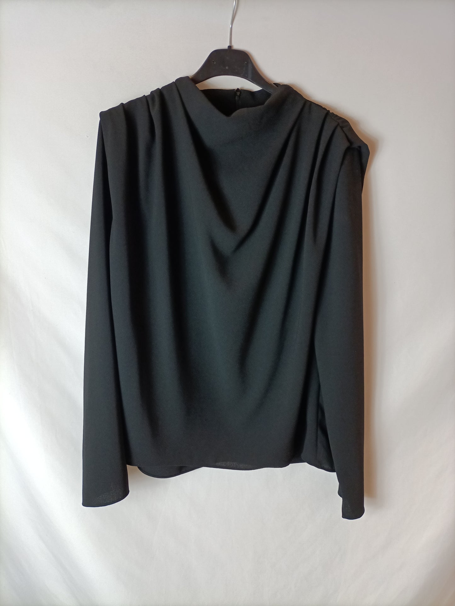 ZARA. Black draped effect blouse. T.S.
