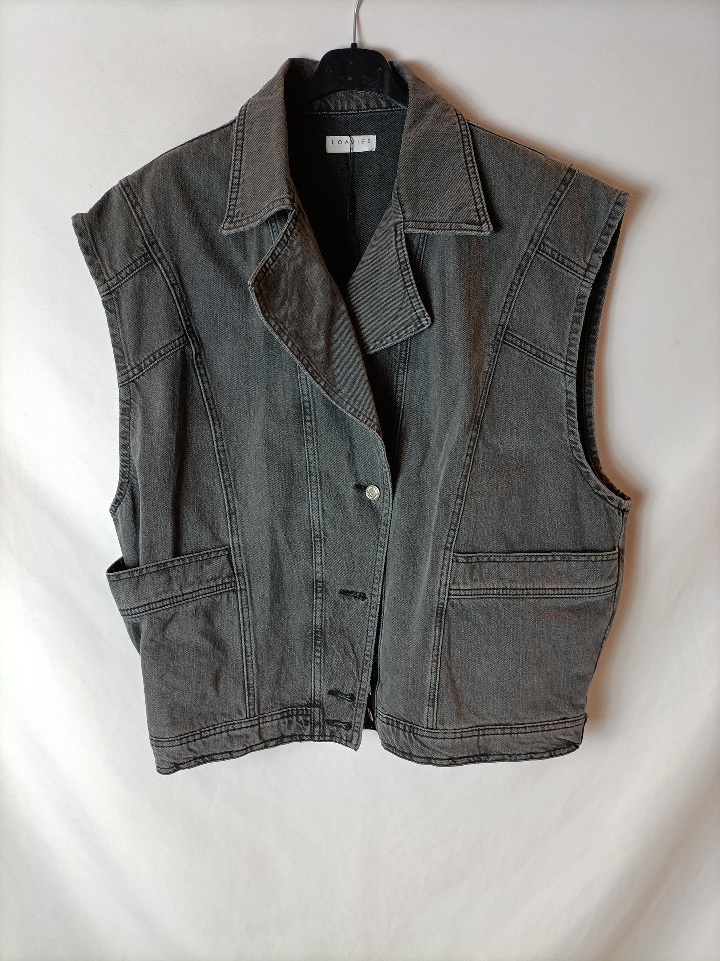 LOAVIES. Oversized gray denim vest. TM