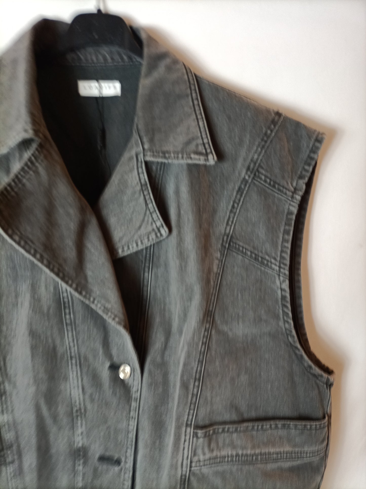 LOAVIES. Oversized gray denim vest. TM