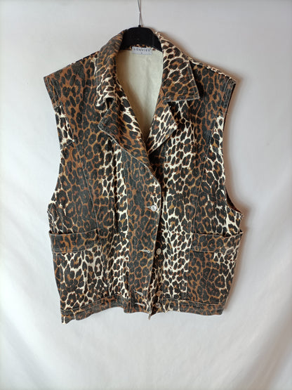 LOAVIES. Animal print denim vest. T.S.