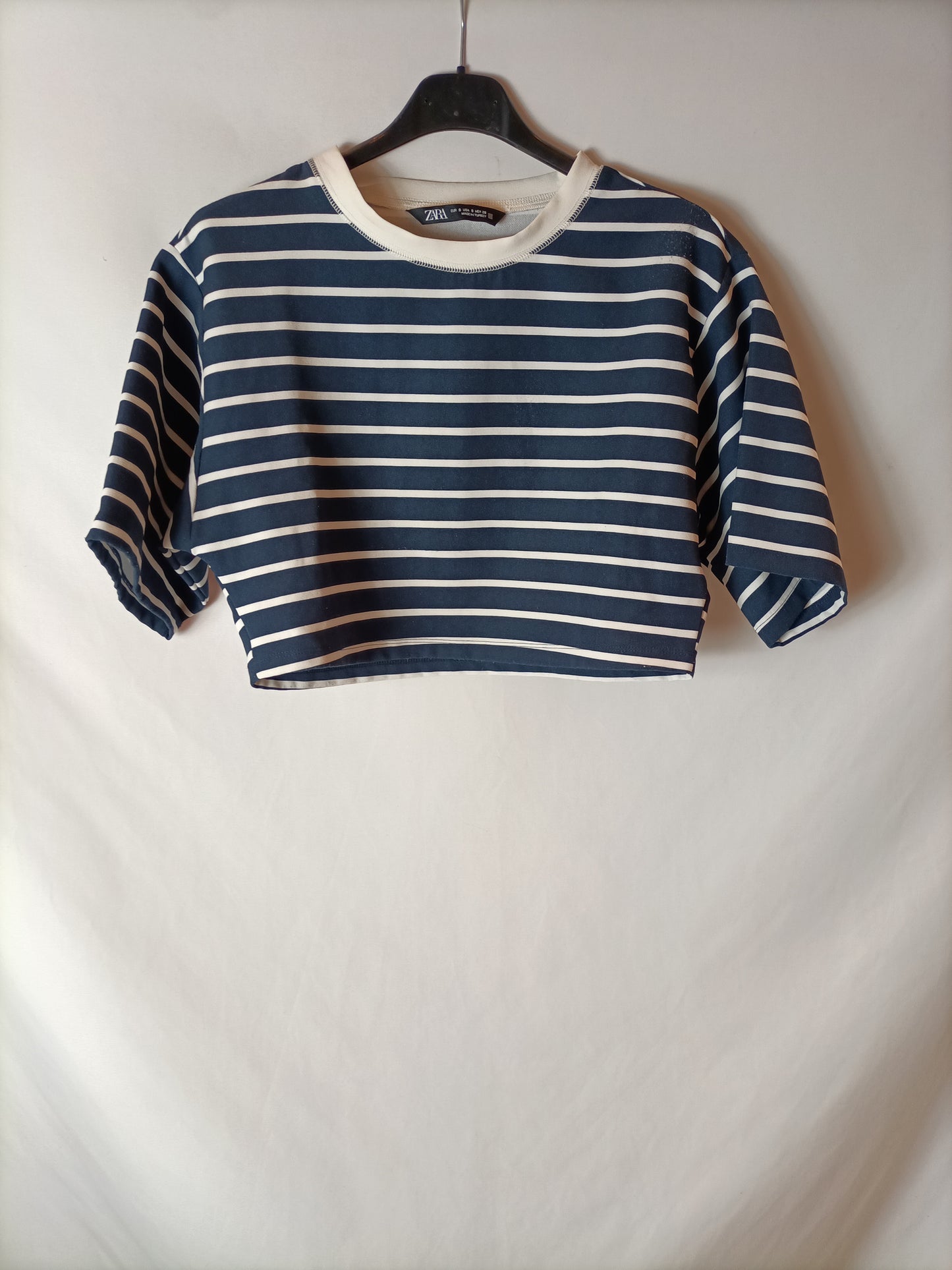 ZARA. Crop top rayas azules y blancas T.S (Tara)
