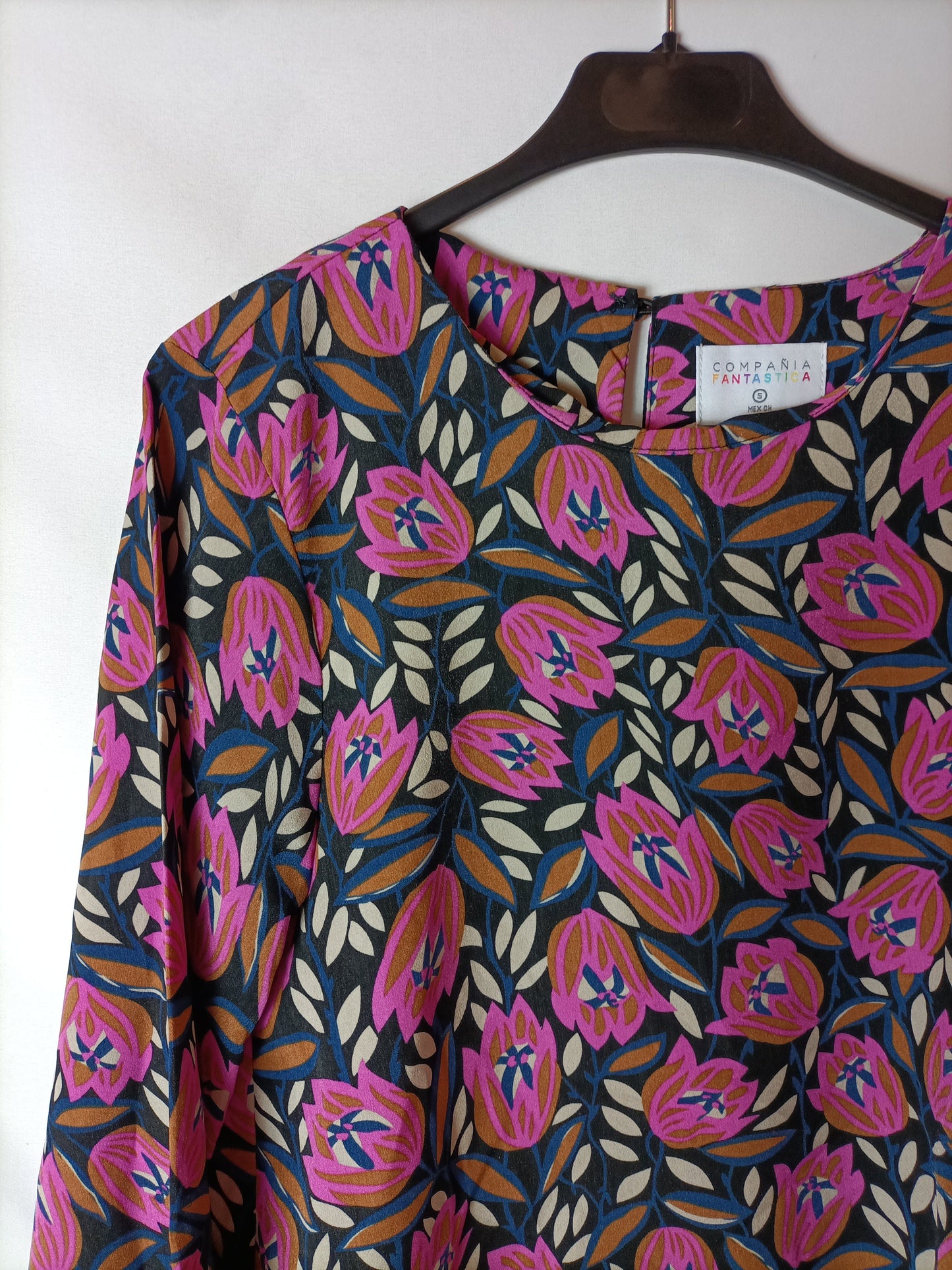 Fantastic company. Floral print blouse Ts
