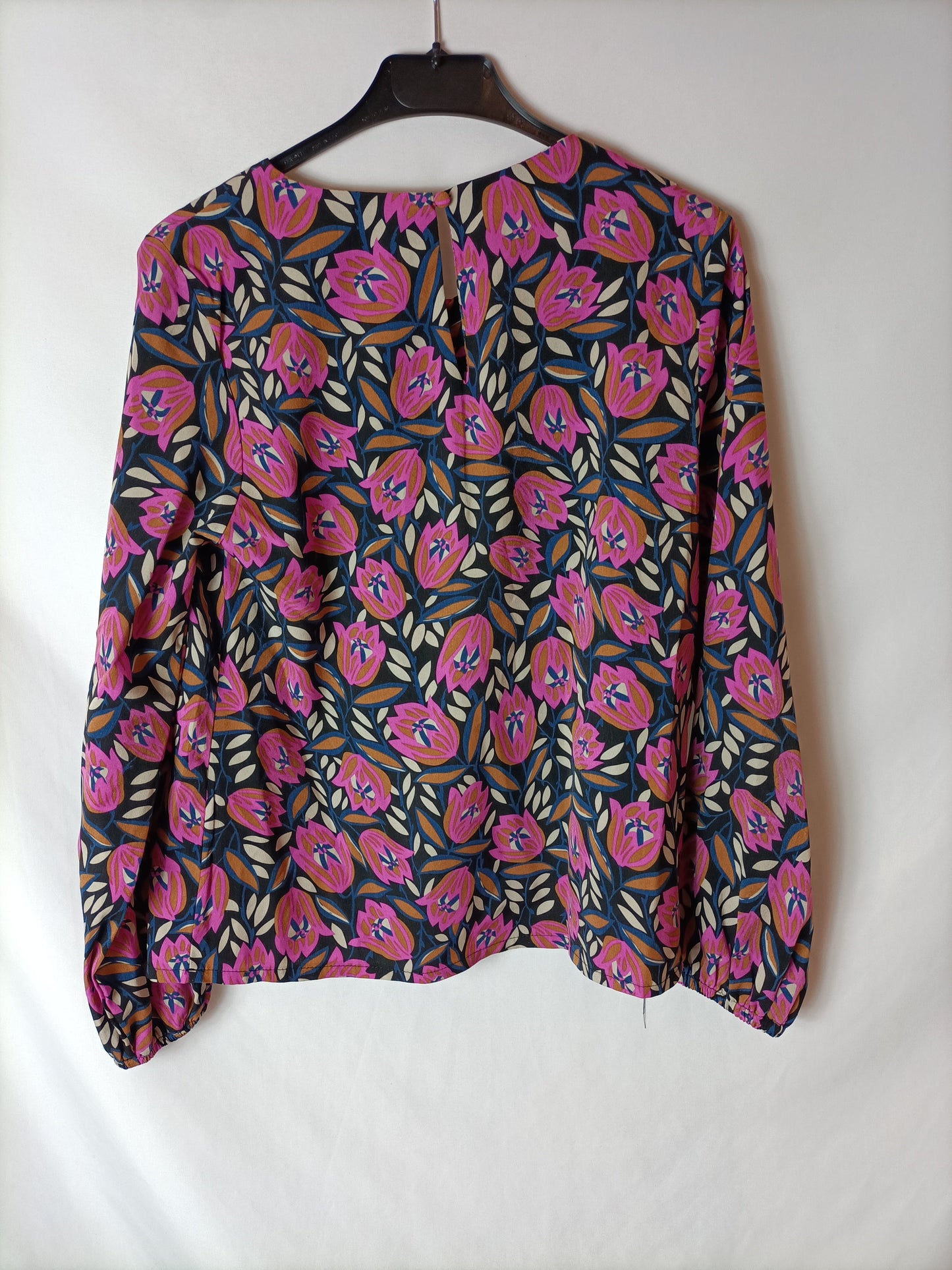 Fantastic company. Floral print blouse Ts