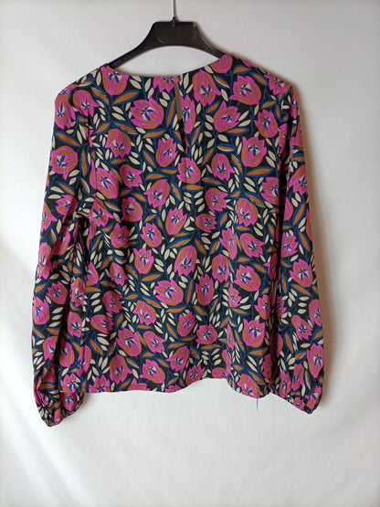 Fantastic company. Floral print blouse Ts