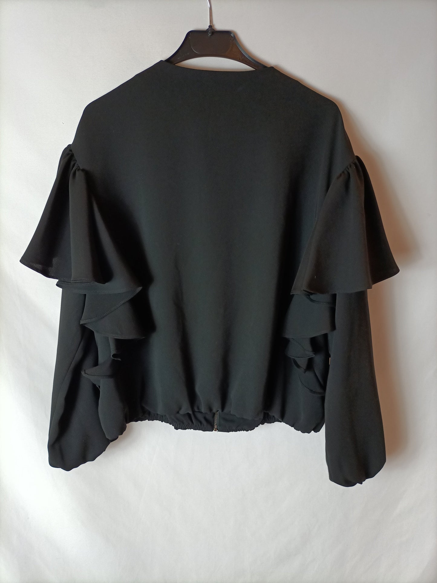 ZARA. Black ruffled bomber jacket Tm