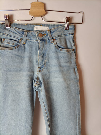 ZARA KIDS. Pantalón denim campana T.8