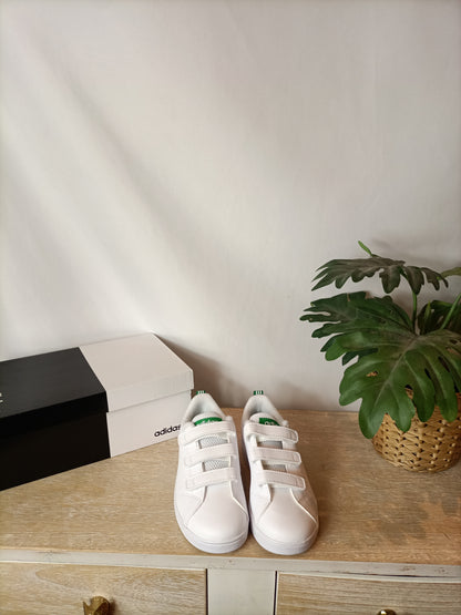 ADIDAS. Zapatillas blancas velcro T.31