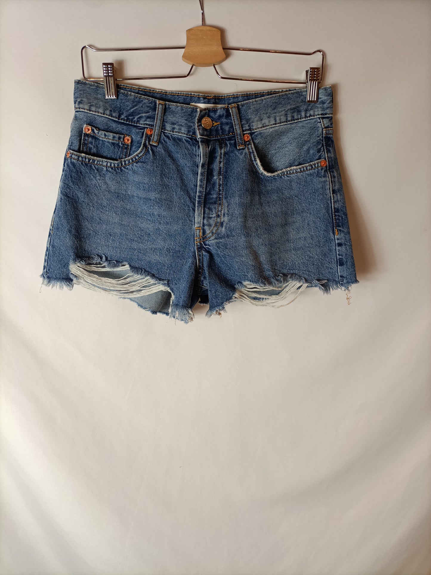 MANGO. Shorts vaqueros tiro alto. T 36