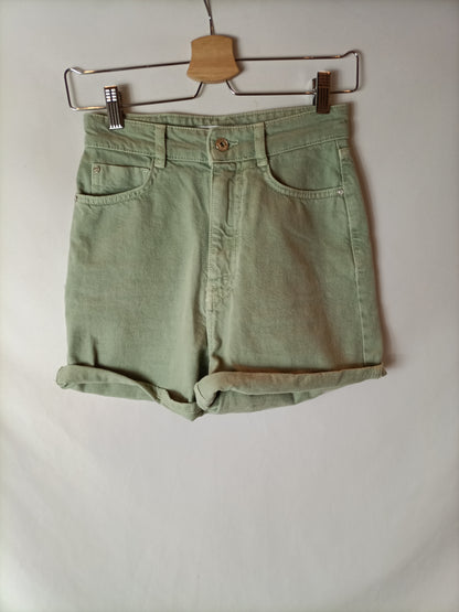 ZARA. Shorts tiro alto verde claro. T XS