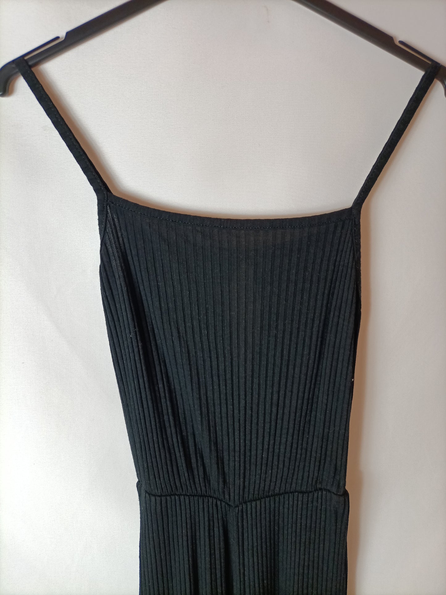 BERSHKA. Mono canalé negro. T XS