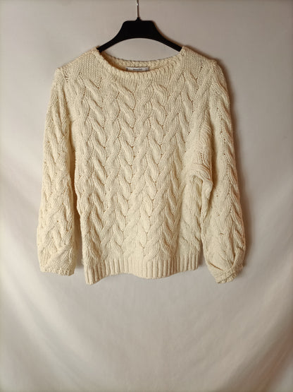 MANGO. Jersey blanco roto ochos. T S