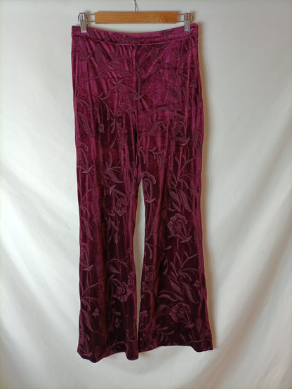 INTROPIA. Pantalón burdeos terciopelo T.m