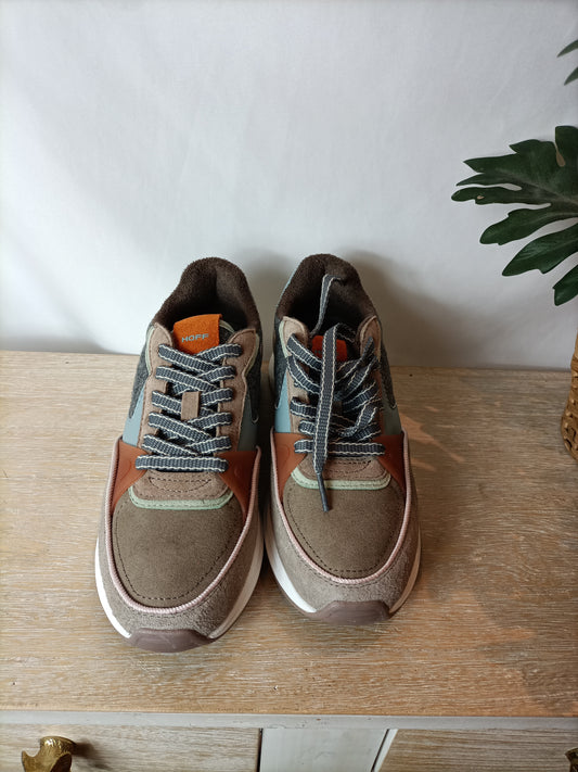 HOFF. Zapatillas deportivas texturas. T 38 ( sin estrenar)