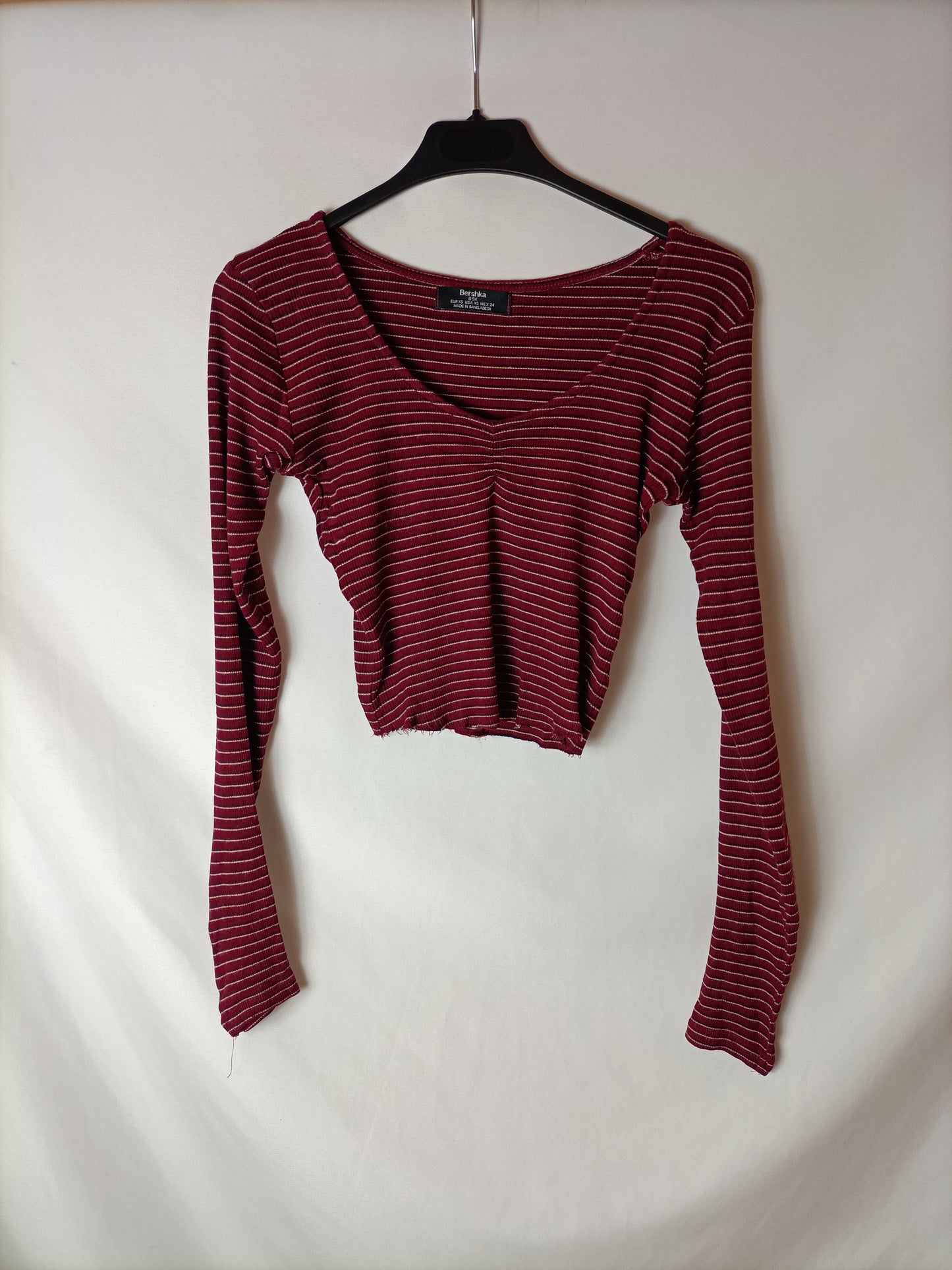 BERSHKA. Camiseta crop rayas T.xs