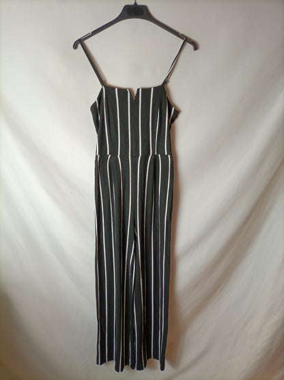 BERSHKA. Black striped jumpsuit T.xs
