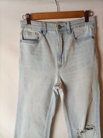 STRADIVARIUS. Light-colored flared trousers, size 40 (34)