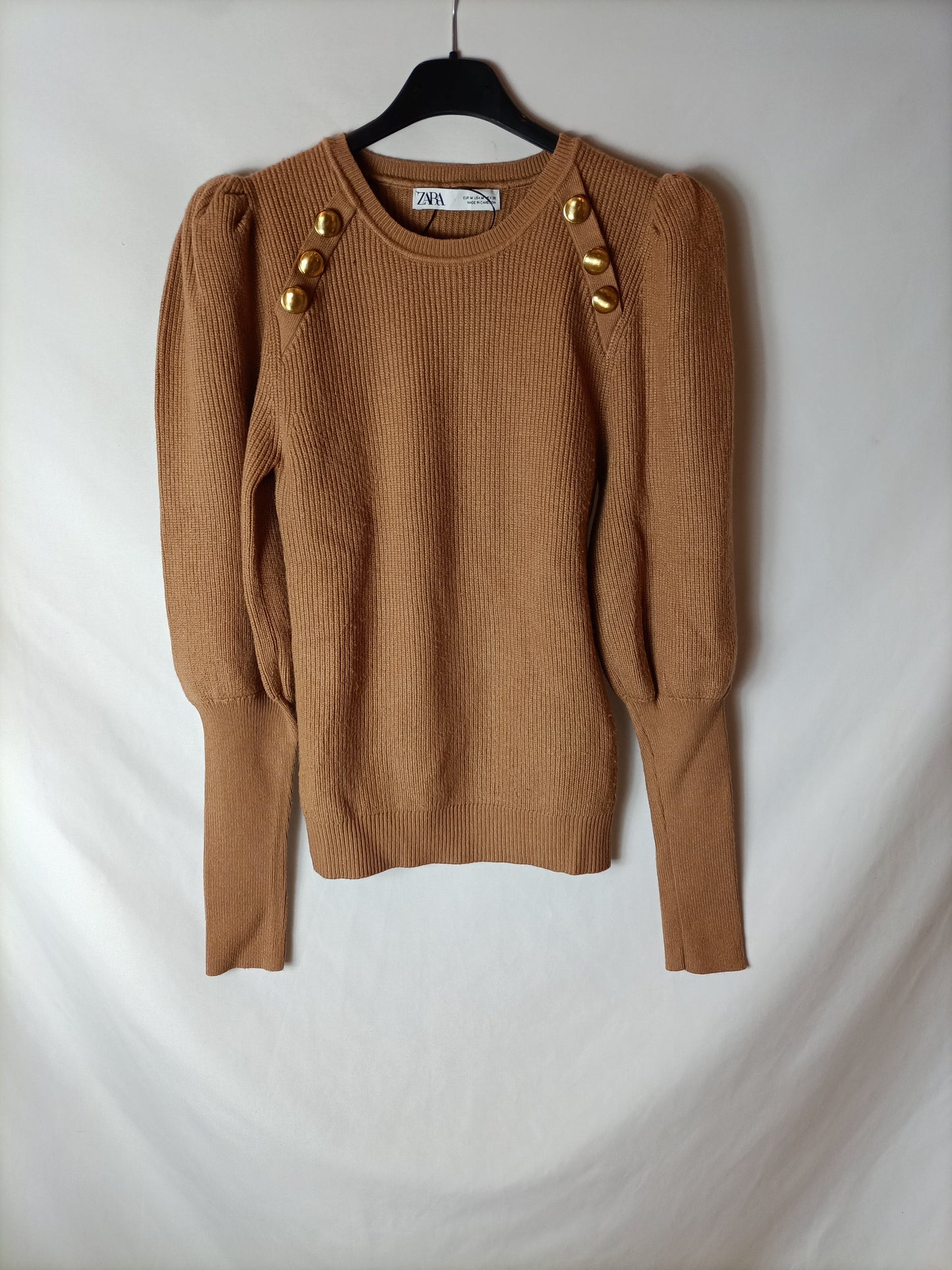 ZARA. Jersey camel botones dorados. T M