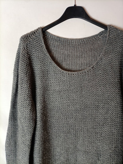OTHERS. Gray sweater. TM/L