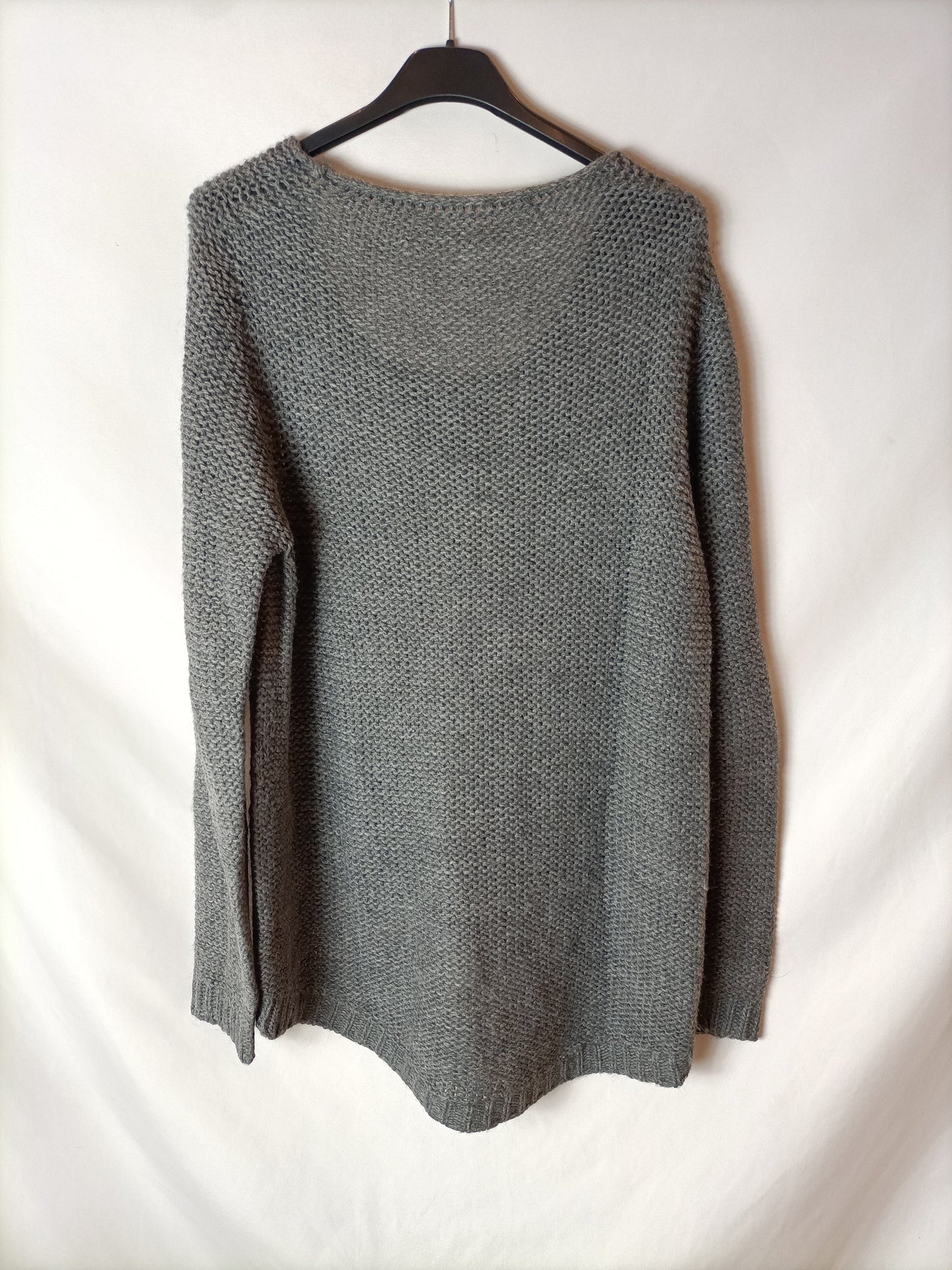 OTHERS. Gray sweater. TM/L