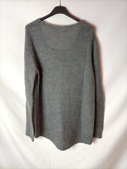 OTHERS. Gray sweater. TM/L