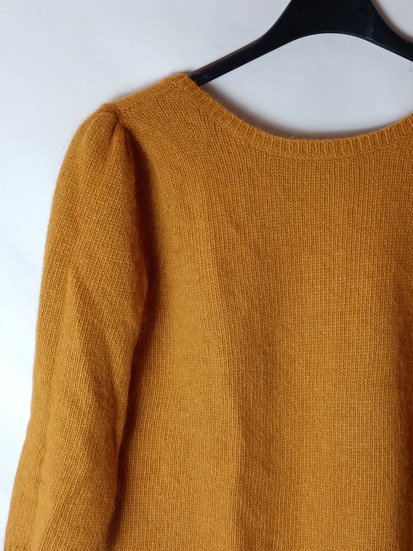 ZARA. Mustard V-back sweater. TM